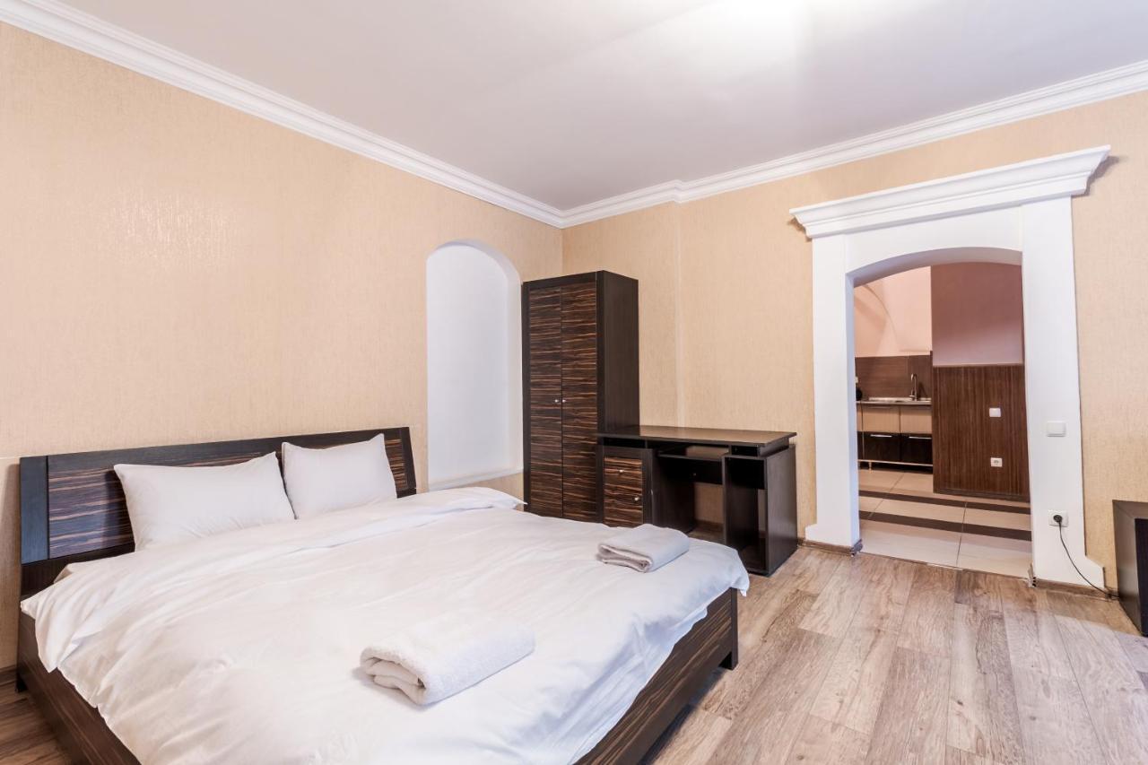 New Ruska Apartment Lviv Eksteriør billede