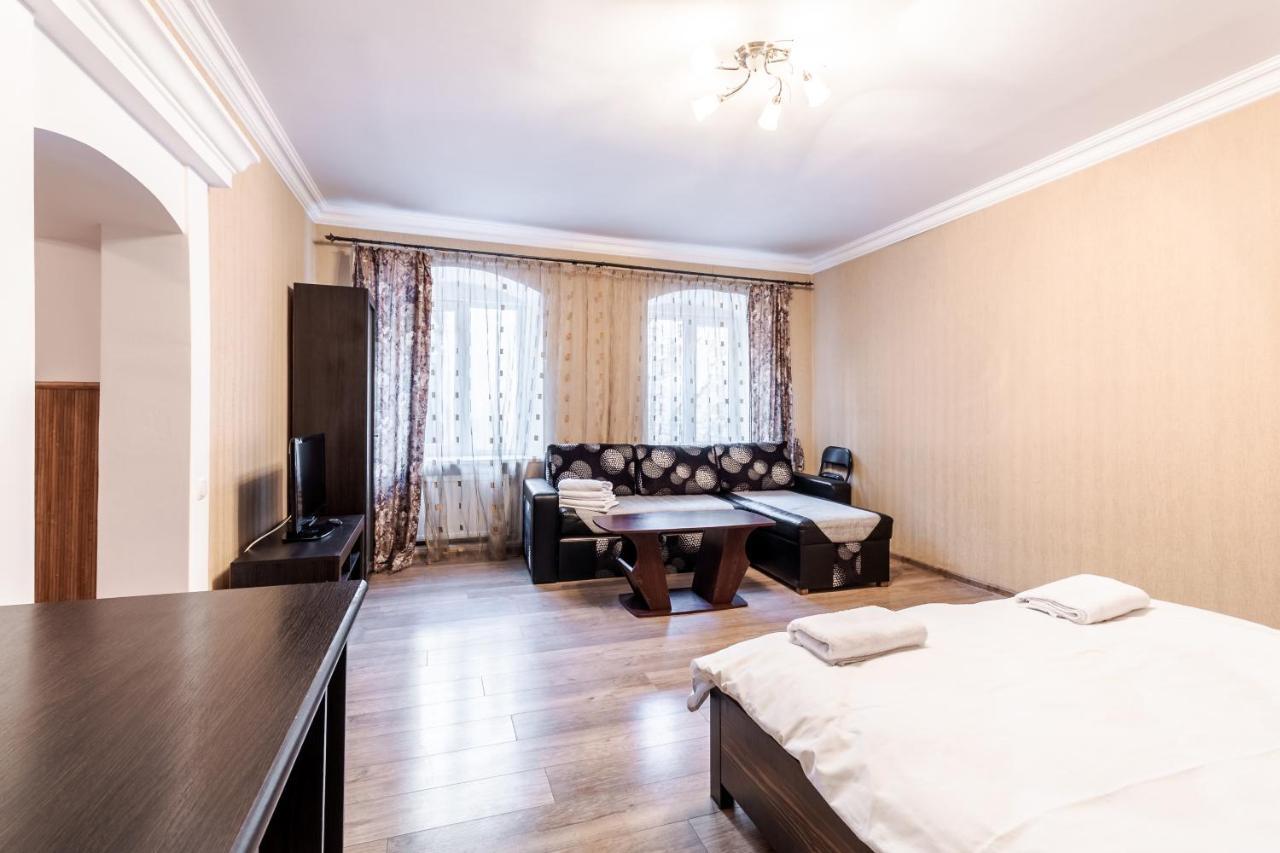 New Ruska Apartment Lviv Eksteriør billede